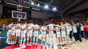 Košarkaši BiH i navijači/Foto: 