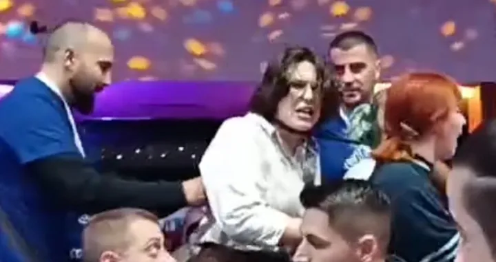 Moralo je reagovati obezbjeđenje/Screenshot/