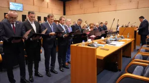 Vlada RS, nelegalna, Savo Minić premijer, polaganje zakletve u NSRS/