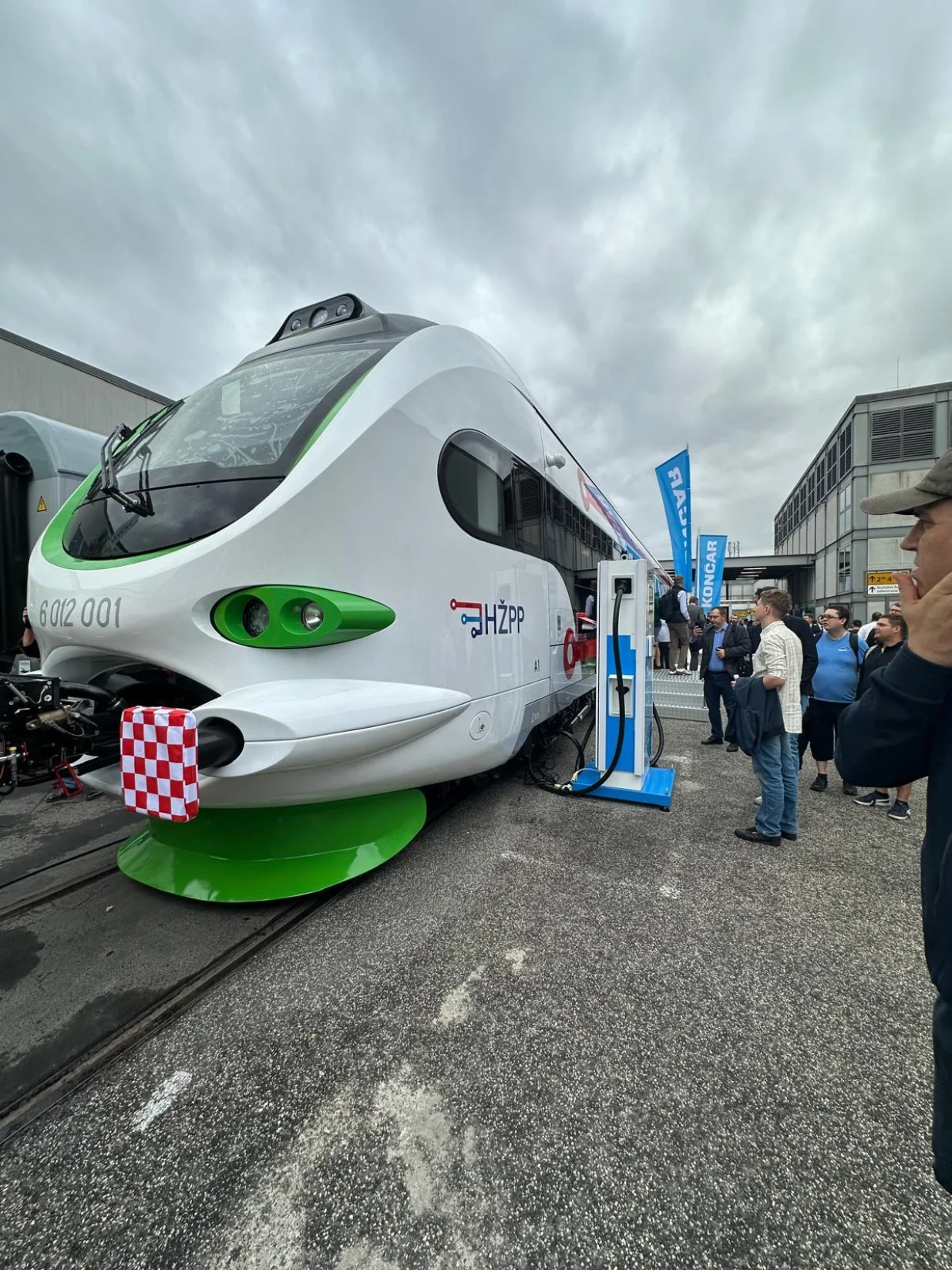 KONČAREV baterijski vlak (BMV) premijerno predstavljen na sajmu InnoTrans 2024 u Berlinu, najvećem svjetskom sajmu transportne tehnologije/