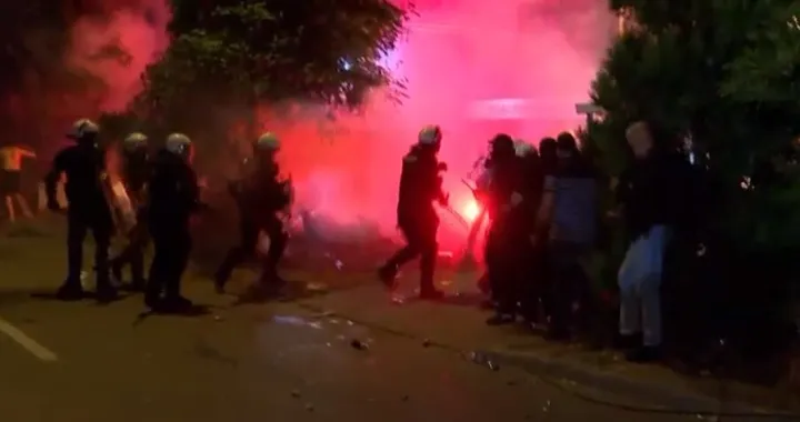 Policija je napala građane kod Filozofskog fakulteta/Screenshot/N1