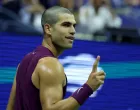 Tennis - U.S. Open - Flushing Meadows, New York, United States - August 25, 2025 Spain's Carlos Alcaraz reacts during his first round match against Reilly Opelka of the U.S. REUTERS/Jeenah Moon/Foto: Jeenah Moon