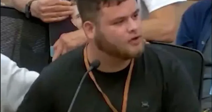 Israel Hayat, bivši izraelski vojnik kojem je dijagnosticiran posttraumatski stresni poremećaj (PTSP), tokom rasprave u Odboru za vanjske poslove i odbranu Knesseta ispričao je kako se osjeća potpuno napuštenim od države/Screenshot