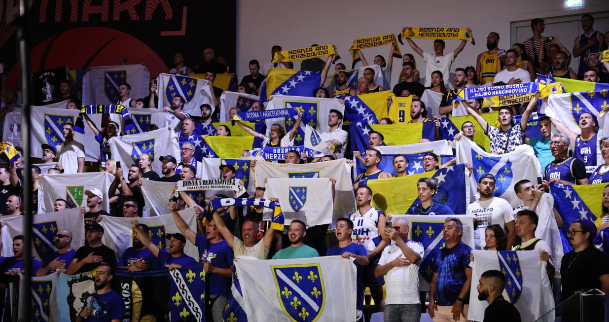 Navijači BiH na utakmici sa Gruzijom/Foto: 