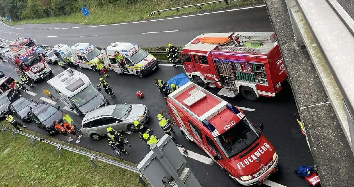 Teška saobraćajna nesreća na autoputu u Austriji, poginula državljanka BiH (53)/Hfwvillach