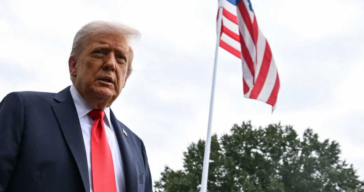 U.S. President Donald Trump talks to the press as he departs the South Lawn of the White House for the U.S. Open, in Washington, U.S., September 7, 2025. REUTERS/Annabelle Gordon/Annabelle Gordon