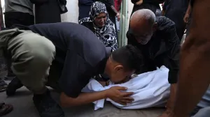 GAZA GRAD, GAZA - 8. SEPTEMBAR: Porodice Palestinaca koji su ubijeni u izraelskim napadima na različite dijelove Pojasa Gaze oplakuju najmilije u bolnicu al-Shifa, Gaza, 8. septembra 2025. (Khames Alrefi - Anadolu Agency)/