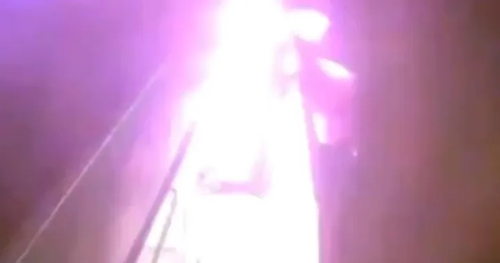 Trenutak eksplozije na brodu Family/Screenshot/