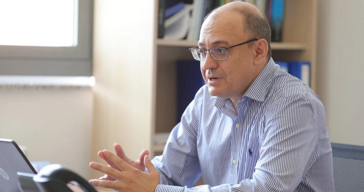 Internacionalni Univerzitet u Sarajevu - Dr. Aliaksandr Novikau/Senad Gubelić