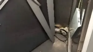 U očaju iščupao ploče kabine lifta/Polizei Osnabrück//