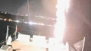 Trenutak kada projektil pogađa brod Alma/Screenshot/