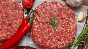 Majstorski trik za najmekše pljeskavice/Free Pik