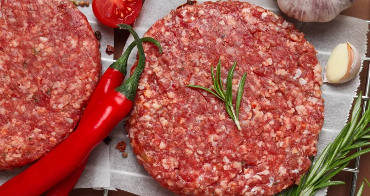 Majstorski trik za najmekše pljeskavice/Free Pik