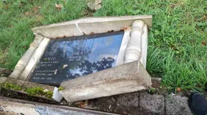 Vandalizam, pravoslavno groblje kod Zenice, Pečuj, uništeni nadgrobni spomenici/