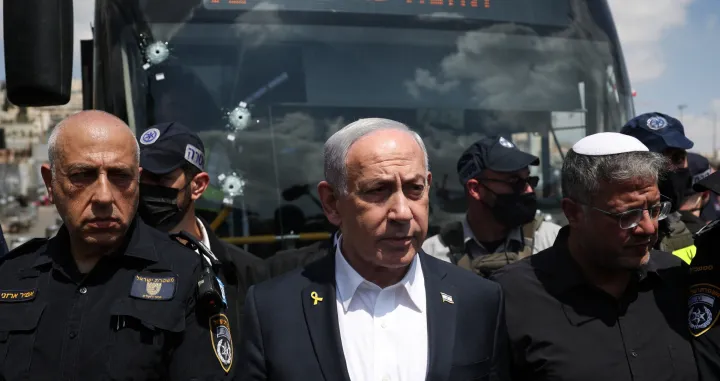 Israel's Prime Minister Benjamin Netanyahu and National Security Minister Itamar Ben-Gvir visit the scene where a suspected shooting attack took place at the outskirts of Jerusalem September 8, 2025 REUTERS/Ronen Zvulun/Pool/Ronen Zvulun