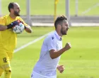 epa08676218 Mijo Caktas (R) of Hajduk Split celebrates after scoring the opening goal against Renova's goalkeeper Hadis Velii (L) during the UEFA Europa League soccer match,second qualifying round between Renova and Hajduk Split in Skopje, Republic of North Macedonia on 17 September 2020. EPA/GEORGI LICOVSKI/Foto: Georgi Licovski