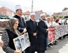 Majke i žene Srebrenice na Trgu slobode u Tuzli//