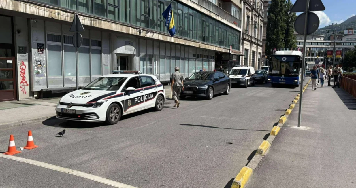 Policija na mjestu događaja/Nedim Fetahović/Oslobođenje/Nedim Fetahović