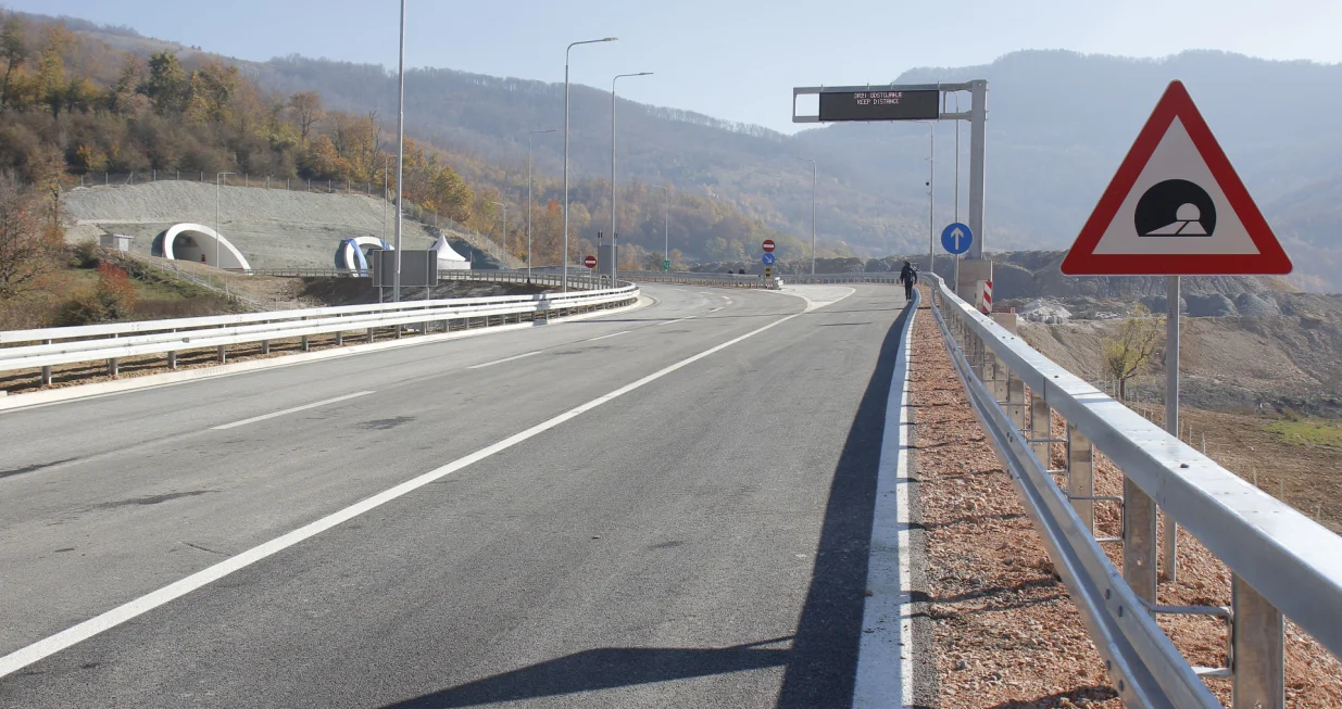 Predsjedavajući Vijeća ministara BiH Zoran Tegeltija i predsjednica Evropske komisije Ursula fon der Lejen svečano će otvoriti novoizgrađeni tunel Ivan na Koridoru Vc/Senad Gubelić