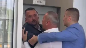 Dejan Šešelj (SNSD) i Aleksandar Kostović (US), sukob, Skupština Istočno Novo Sarajevo/Prtsc