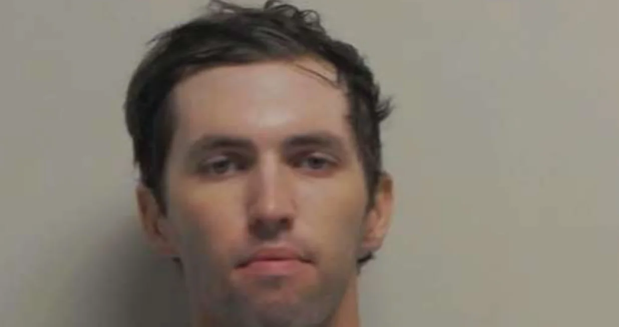 Tyler Robinson, ubica Charlieja Kirka/