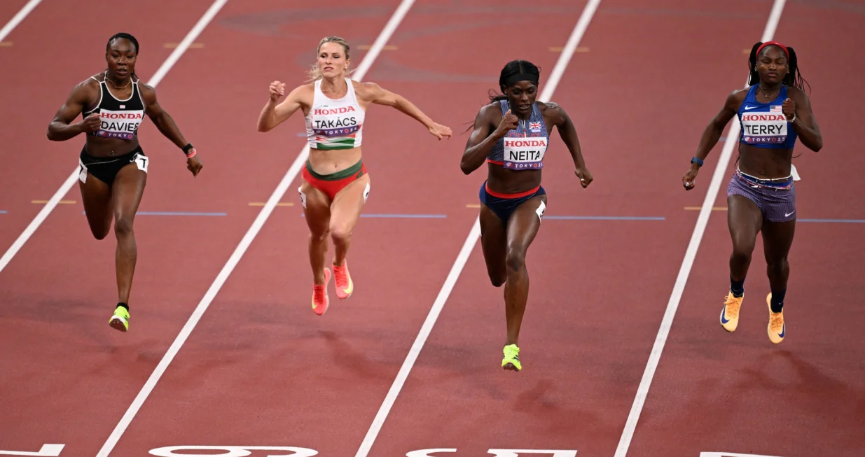 World Athletics Championships Tokyo 2025 - Women's 100m Round 1 - Japan National Stadium, Tokyo, Japan - September 13, 2025 Britain's Daryll Neita crosses the line after winning her race during the heats REUTERS/Dylan Martinez/Foto: Dylan Martinez