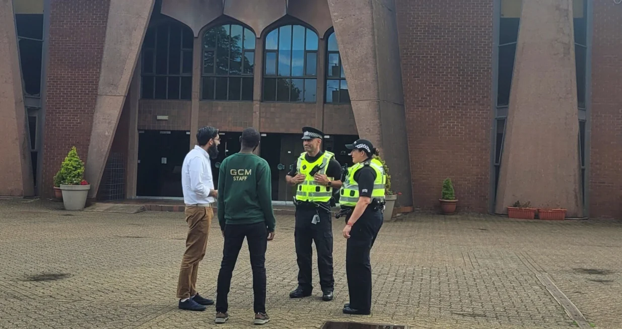 Centralna džamija u Glasgowu, škotska policija/Glasgow Central Mosque