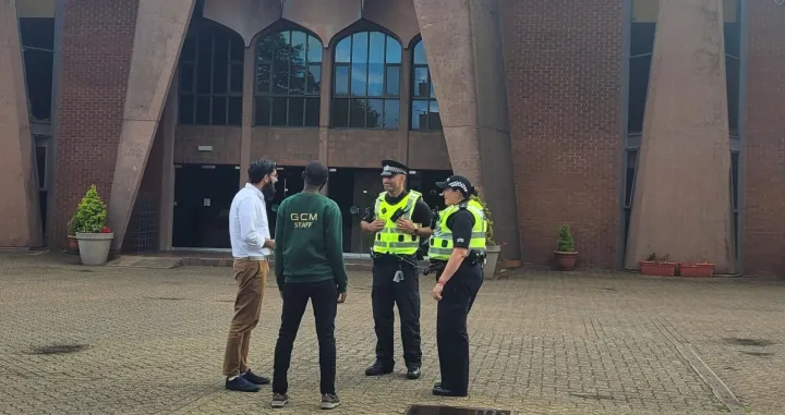 Centralna džamija u Glasgowu, škotska policija/Glasgow Central Mosque