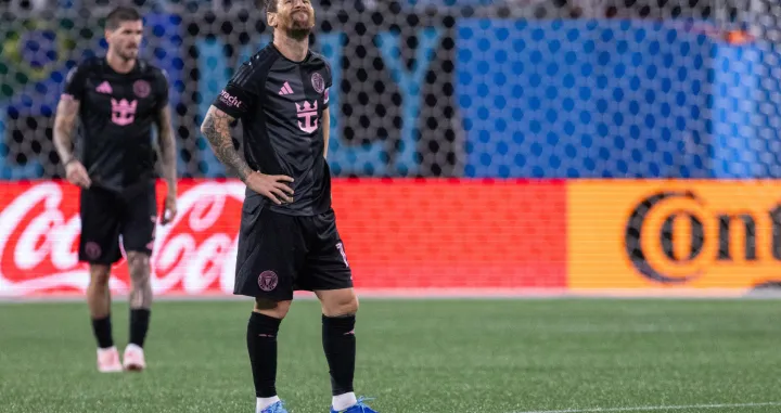 Sep 13, 2025; Charlotte, North Carolina, USA; Inter Miami forward Lionel Messi (10) reacts after Charlotte FC scores during the first half at Bank of America Stadium. Mandatory Credit: Scott Kinser-Imagn Images/Foto: Scott Kinser
