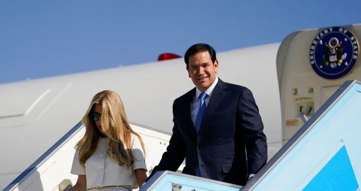 U.S. Secretary of State Marco Rubio and his wife Jeanette Dousdebes arrive at Ben Gurion International Airport, near Lod, Israel, September 14, 2025. REUTERS/Nathan Howard/Pool/Nathan Howard