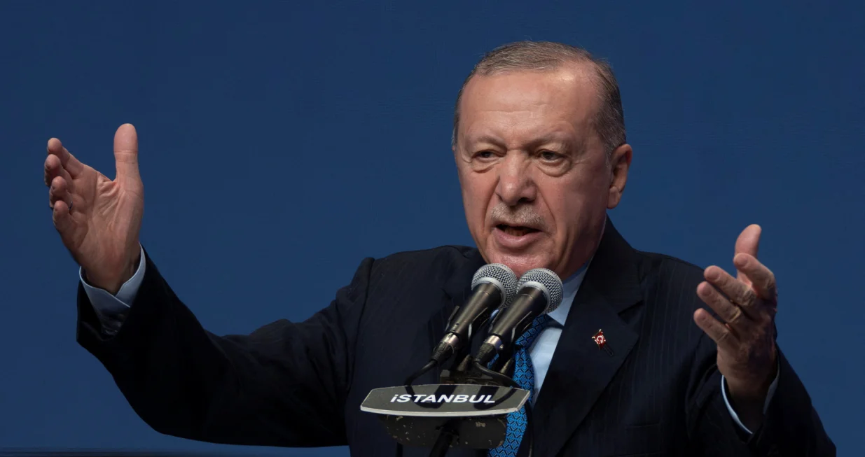 Turkish President Tayyip Erdogan addresses his supporters during a meeting in Istanbul, Turkey, September 13, 2025. REUTERS/Umit Bektas/Umit Bektas