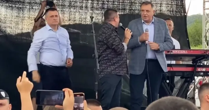 Dodik ponovo na bini/Printscreen/Facebook//