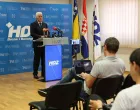 MOSTAR, 21. srpnja (FENA) – Predsjednik HDZ-a i HNS-a BiH Dragan Čović izjavio je u ponedjeljak u Mostaru kako ne podržava bilo kakvo nametanje odluka Visokog predstavnika, naglasivši da izborni zakon trebaju promijeniti oni koji svojataju Bosnu i Hercegovinu za sebe po različitim osnovama i koji su ujedno i najbrojniji narod u zemlji.(Foto FENA/Branka Soldo)/Branka Soldo