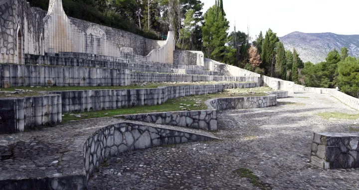Partizansko spomen groblje u Mostaru/Muhamed Tunović