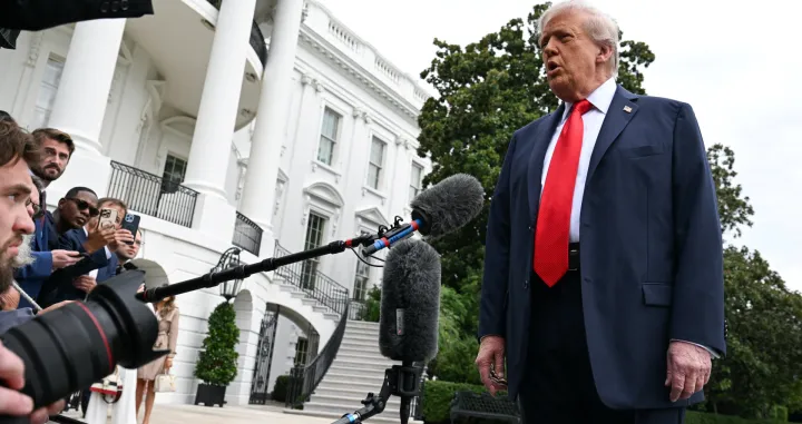 U.S. President Donald Trump talks to the press as he departs the South Lawn of the White House for the U.S. Open, in Washington, U.S., September 7, 2025. REUTERS/Annabelle Gordon/Annabelle Gordon