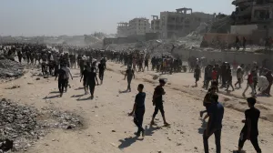 RAFAH, GAZA, PALESTINA - 27. JULI 2025.Izraelska vojska saopćila je da je na snagu jutros stupila takozvana "taktička i lokalizirana suspenzija vojnih operacija" u odabranim područjima blokiranog Pojasa Gaze.Suspenzija je počela u 10 sati po lokalnom vremenu (07:00 GMT) u tri ključna područja Al-Mawasija, Deir al-Balaha i grada Gaze, pokrivajući dijelove centralnog, južnog i sjevernog Pojasa Gaze, rekao je glasnogovornik izraelske vojske u izjavi koju prenosi list "Yedioth Ahronoth". (Dawoud Abo Alkas - Anadolu Agency)/Anadolu Agency