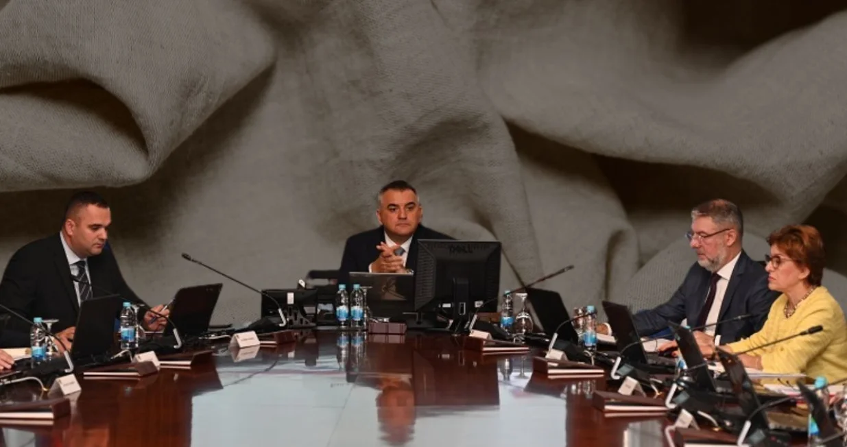 Kakve brige brine Vlada RS?/Ilustracija