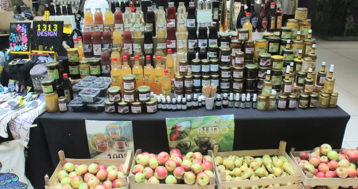 Manifestacija dani ženskog stvaralaštva zimnica i zimski dodaci/Senad Gubelić