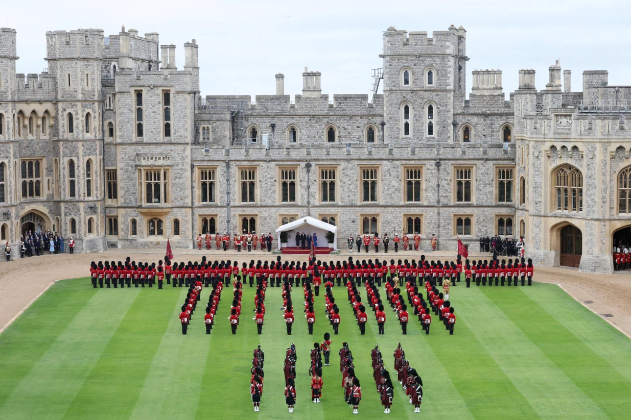 Catherine, Princess of Wales, Prince William, Prince of Wales, First Lady Melania Trump, U.S. President Donald Trump, King Charles III and Queen Camilla stand during the State visit by the President of the United States of America at Windsor Castle on September 17, 2025 in Windsor, England.  Chris Jackson/Pool via REUTERS Chris Jackson/Pool via REUTERS/Chris Jackson