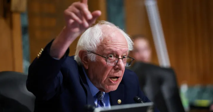 U.S. Senator Bernie Sanders (I-VT) speaks as U.S. Health and Human Services Secretary Robert F. Kennedy Jr., testifies before a Senate Finance Committee hearing on President Donald Trump's 2026 health care agenda, on Capitol Hill in Washington, D.C., U.S., September 4, 2025. REUTERS/Evelyn Hockstein/Evelyn Hockstein