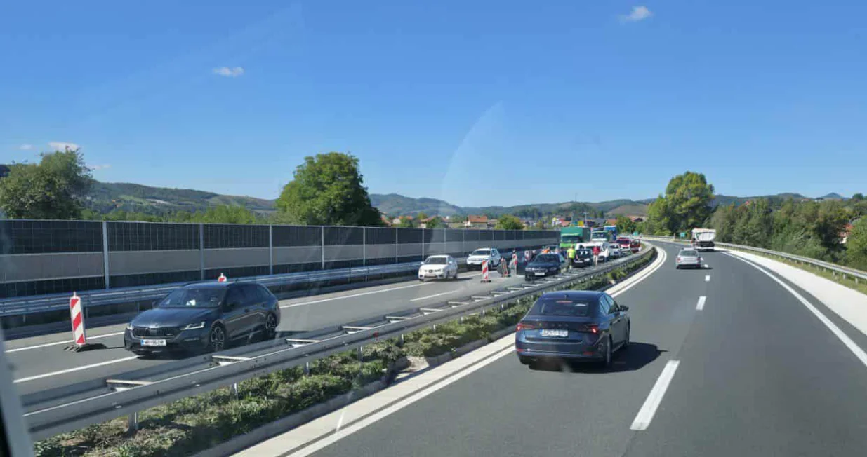 Nesreća na A-1, dionica Podlugovi - Sarajevo sjever Viber/Viber