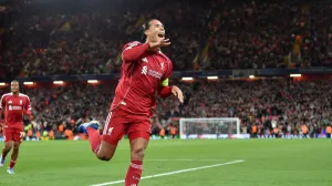 Soccer Football - UEFA Champions League - Liverpool v Atletico Madrid - Anfield, Liverpool, Britain - September 17, 2025 Liverpool's Virgil van Dijk celebrates scoring their third goal REUTERS/Peter Powell/Foto: Peter Powell