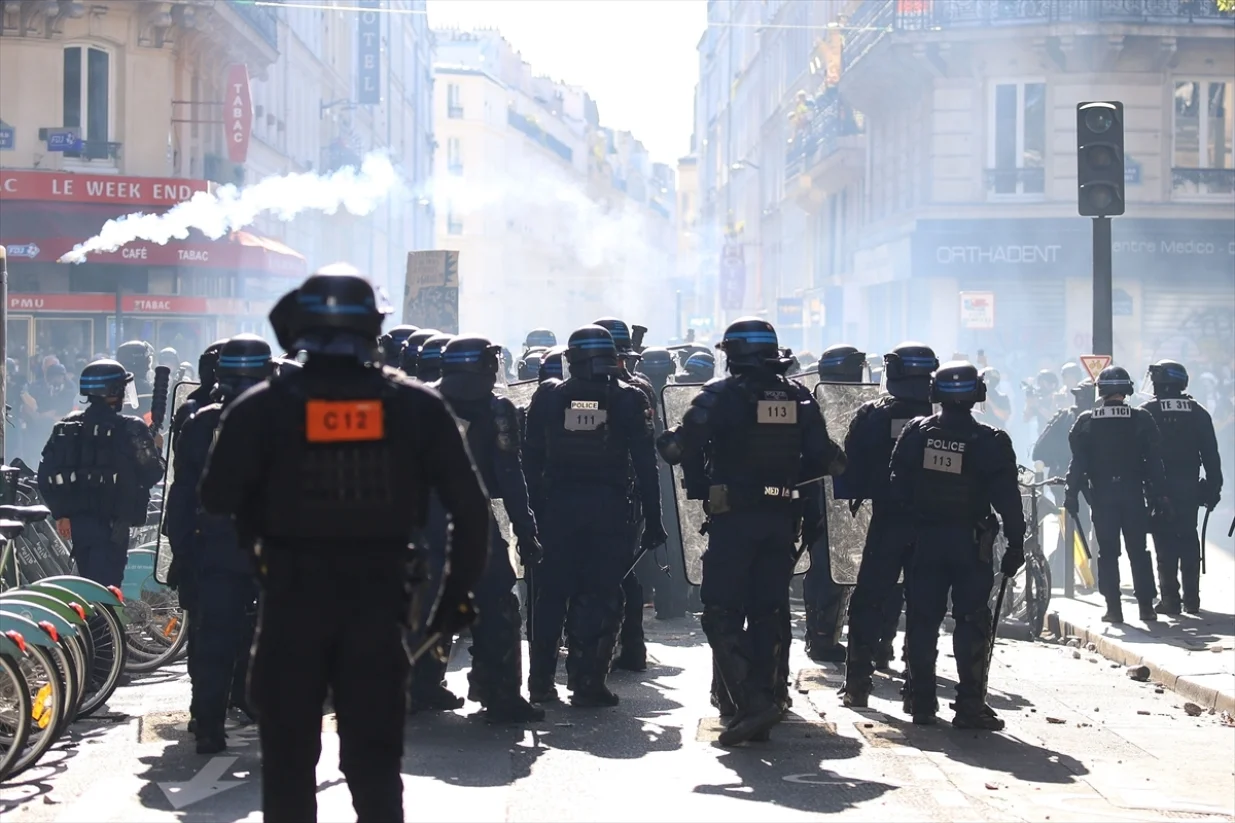 Protesti u Francuskoj, više od milion ljudi na ulicama; zabilježeni neredi/Ameer Alhalbi