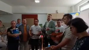 Vlado Đajić u Down sindrom centru Banjaluka otpjevao pjesmu "Romaniju" Halida Bešlića/Screenshot