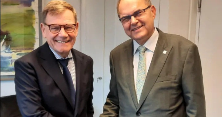 Visoki predstavnik međunarodne zajednice za Bosnu i Hercegovinu Christian Schmidt izjavio je u petak u Berlinu da je stanje u BiH nezadovoljavajuće.Tokom sastanka s njemačkim ministrom vanjskih poslova Johannom Wadephulom razgovarao je o političkoj situaciji u BiH i izazovima na evropskom putu zemlje/Screenshot