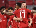 epa08873421 Bayern Munich's Niklas Suele (C) celebrates with teammate Jerome Boateng (front) after scoring the 1-0 lead during the UEFA Champions League group A soccer match between Bayern Munich and Lokomotiv Moscow in Munich, Germany, 09 December 2020. EPA/Lukas Barth-Tuttas/Foto: Lukas Barth-tuttas