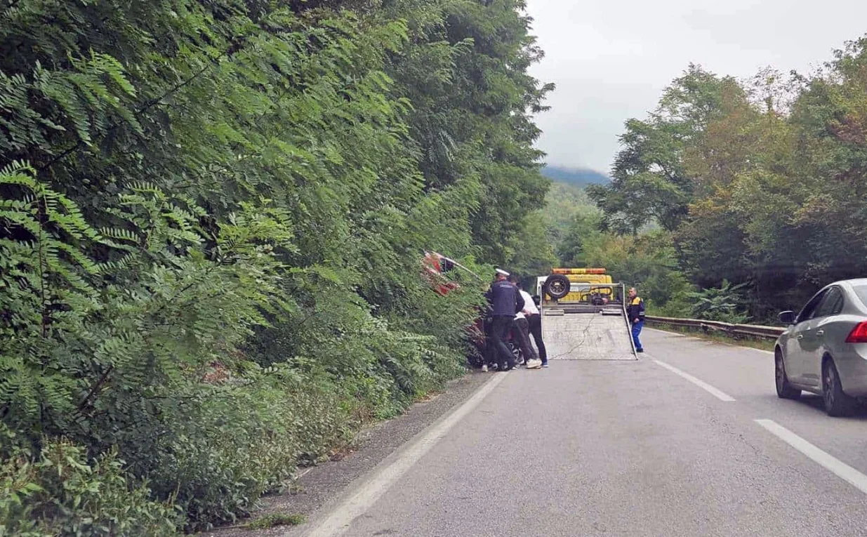 nesreća u pauncima kod foče, auto udari u brdo/Čitatelj Oslobođenja/