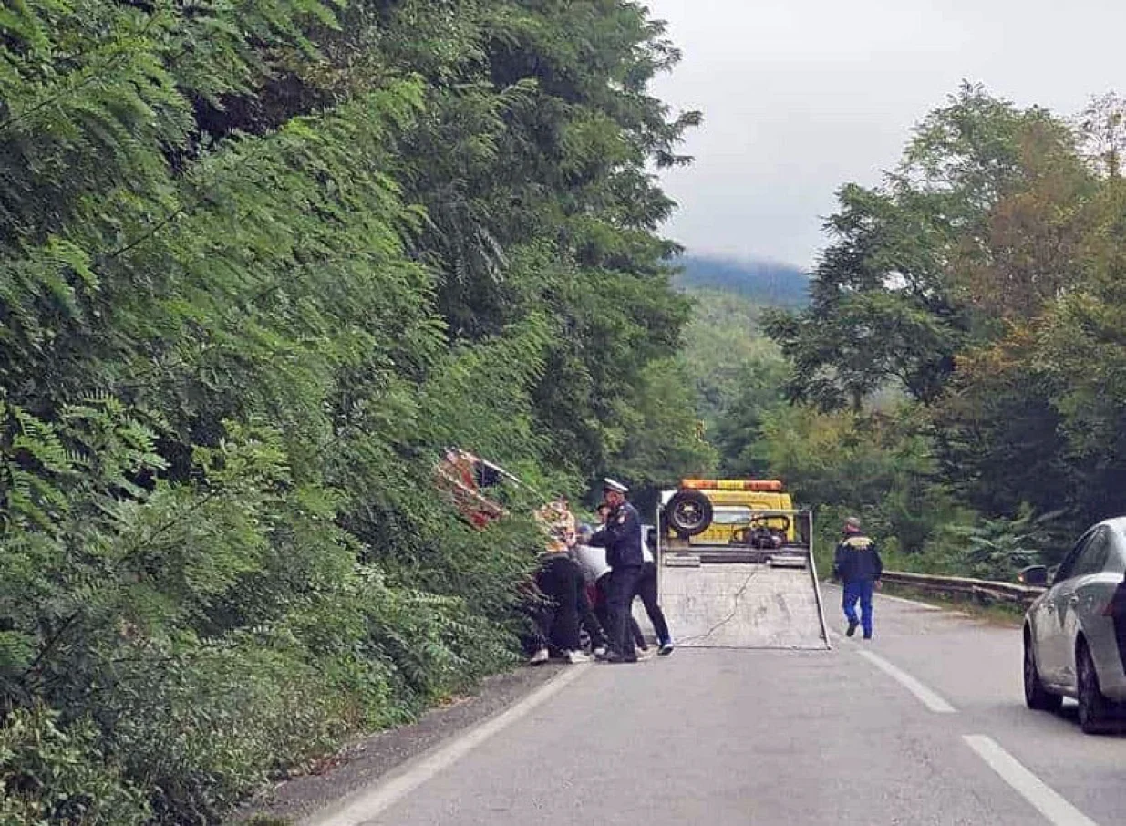 nesreća u pauncima kod foče, auto udari u brdo/Čitatelj Oslobođenja/