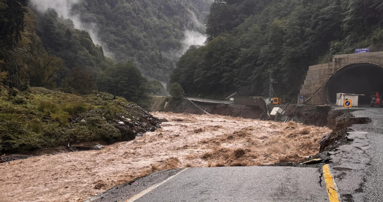 turska, poplave, blokirane ceste X/X