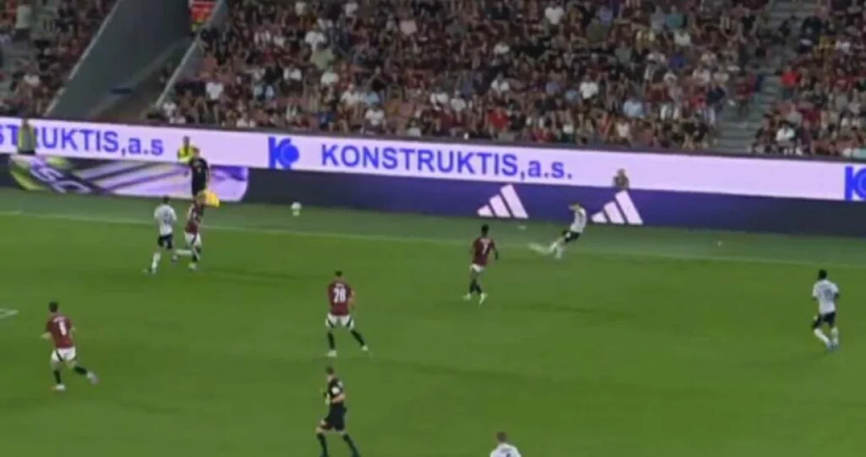 Sjajna asistencija Memića protiv Sparte (FOTO: Screenshot/X)/Foto: 